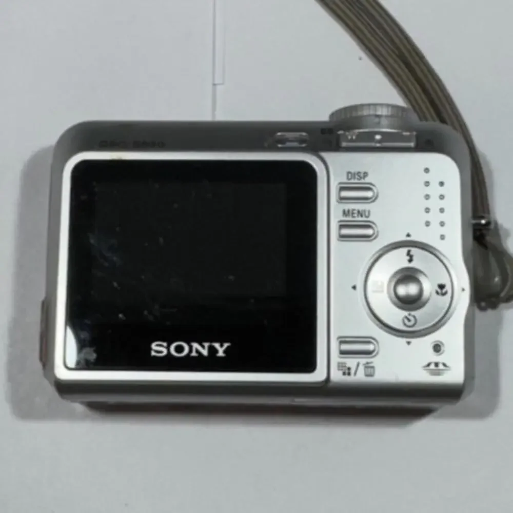 Sony Cyber-Shot DSC-S650 Digital Cam 7.2MP, 3x Zoom- Tested